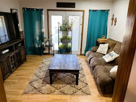 203 Jane Street Groesbeck TX 76642