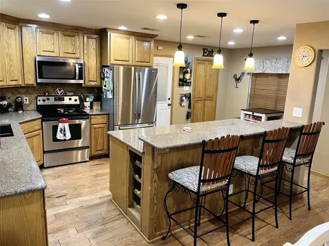 203 Jane Street Groesbeck TX 76642