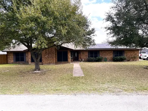203 Jane Street Groesbeck TX 76642