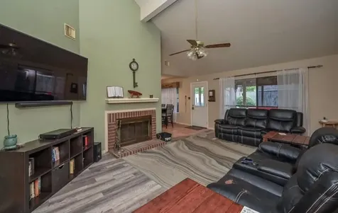 1013 Chesterwood Drive Pearland TX 77581