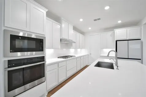 5615 Trinity Heights Lane Sugar Land TX 77479