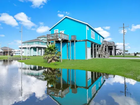 936 Surf Road Crystal Beach TX 77650