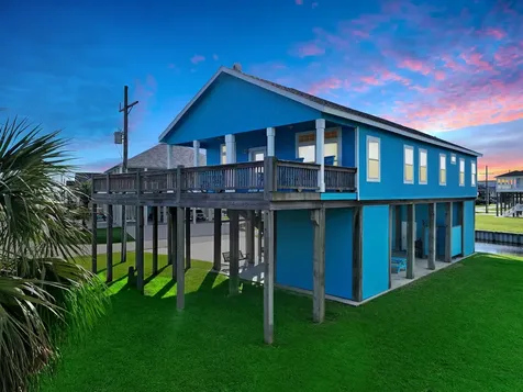 936 Surf Road Crystal Beach TX 77650