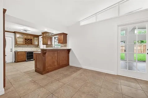 5422 Hummingbird Street Houston TX 77096