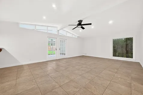 5422 Hummingbird Street Houston TX 77096