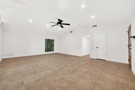 5422 Hummingbird Street Houston TX 77096