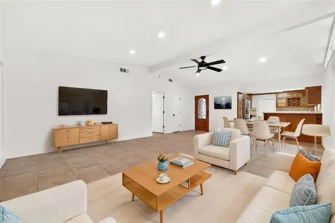 5422 Hummingbird Street Houston TX 77096