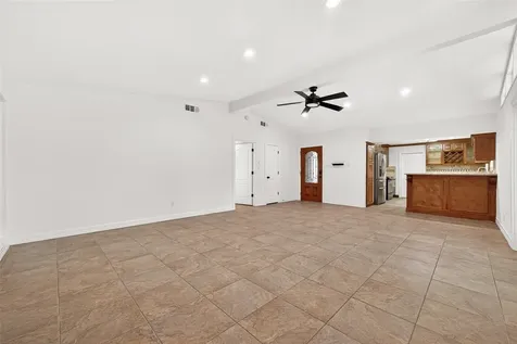 5422 Hummingbird Street Houston TX 77096
