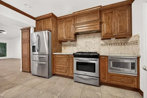 5422 Hummingbird Street Houston TX 77096