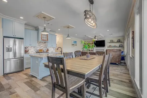 1003 Redfish Street Bayou Vista TX 77563