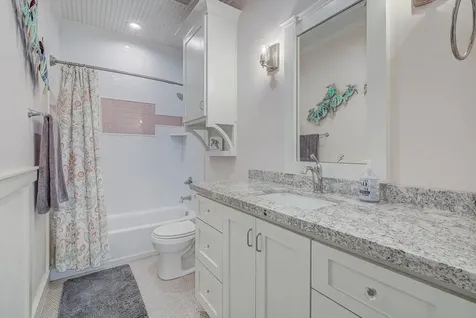 1003 Redfish Street Bayou Vista TX 77563