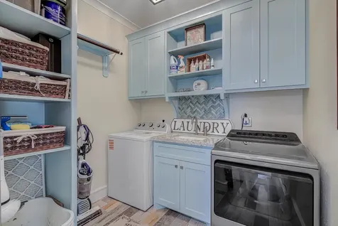 1003 Redfish Street Bayou Vista TX 77563