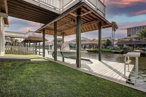 1003 Redfish Street Bayou Vista TX 77563