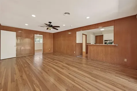 5646 Hazen Street Houston TX 77081
