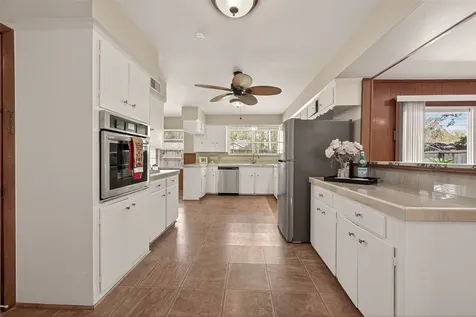 5646 Hazen Street Houston TX 77081