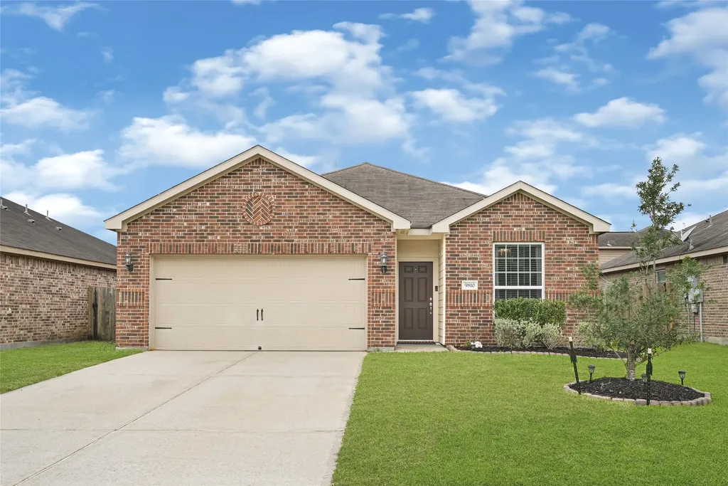 9810 Steel Knot Lane Iowa Colony TX 77583