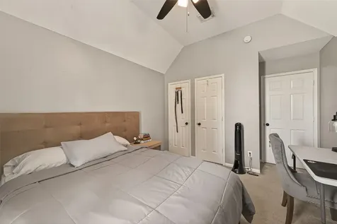 405 Pecan Grove Dickinson TX 77539