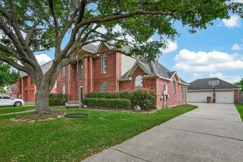 405 Pecan Grove Dickinson TX 77539