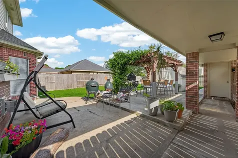 405 Pecan Grove Dickinson TX 77539