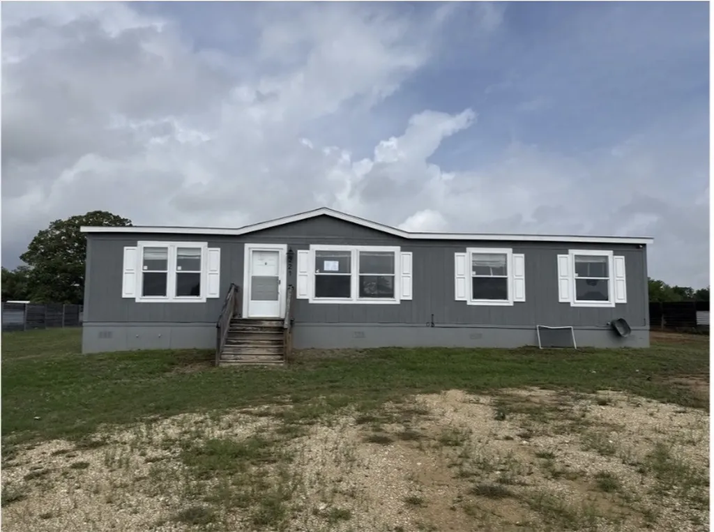 221 Casen Street Dale TX 78616