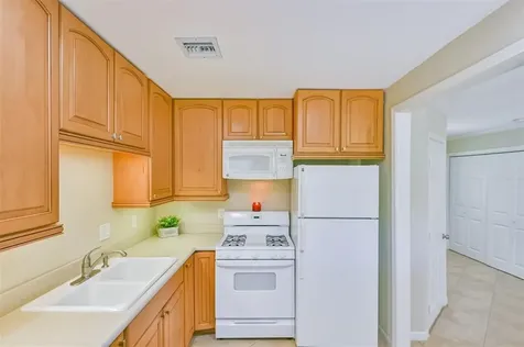 108 Dolphin Avenue Galveston TX 77550