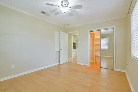 108 Dolphin Avenue Galveston TX 77550