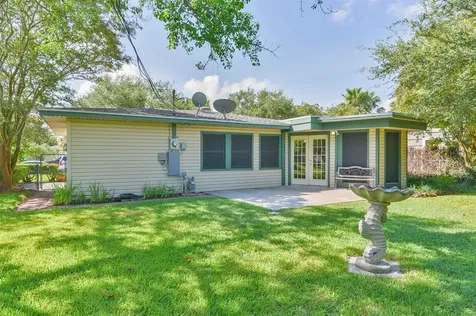 108 Dolphin Avenue Galveston TX 77550