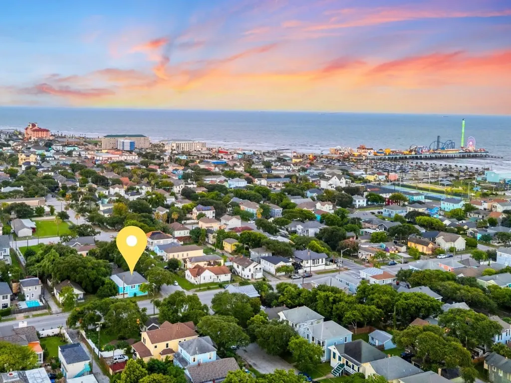 2828 Avenue O 1/2 Galveston TX 77550