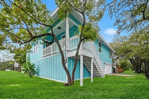 2828 Avenue O 1/2 Galveston TX 77550