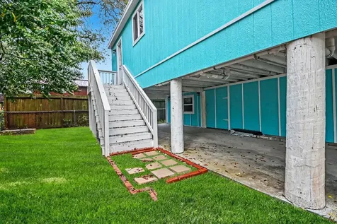 2828 Avenue O 1/2 Galveston TX 77550