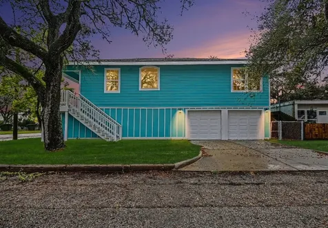 2828 Avenue O 1/2 Galveston TX 77550