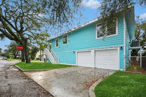 2828 Avenue O 1/2 Galveston TX 77550