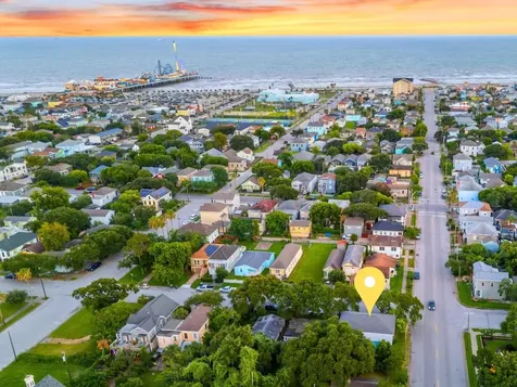 2828 Avenue O 1/2 Galveston TX 77550