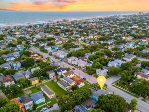 2828 Avenue O 1/2 Galveston TX 77550