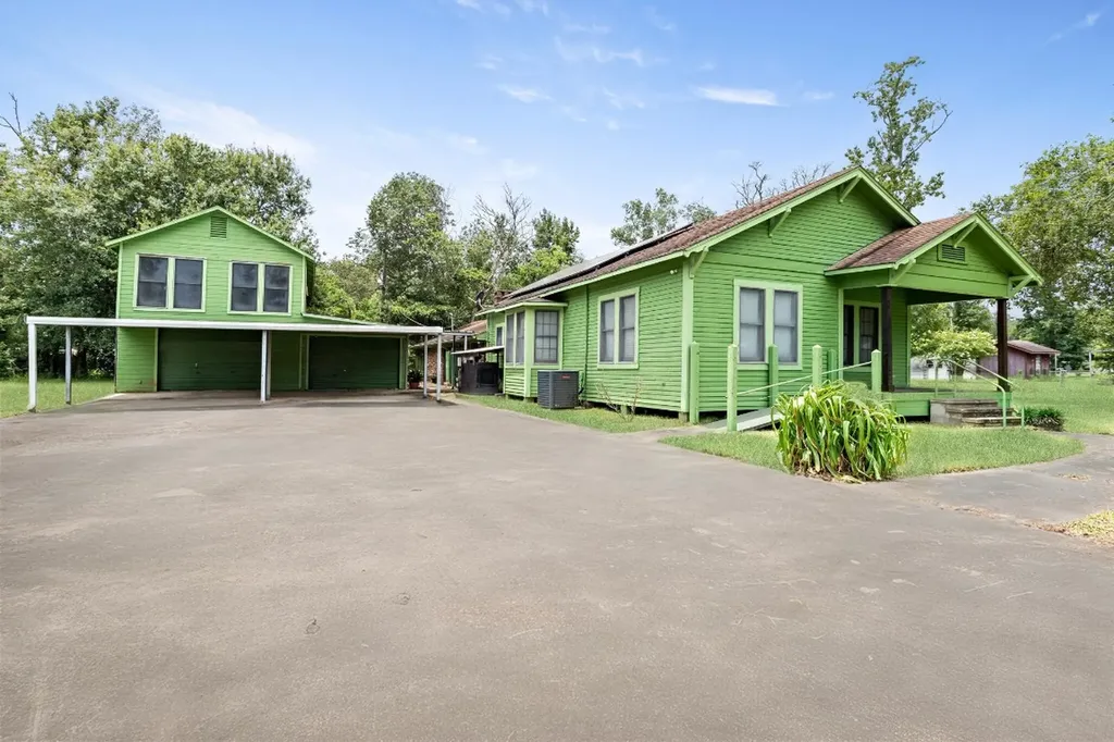 8265 Maple Street Orange TX 77632