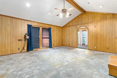 8265 Maple Street Orange TX 77632