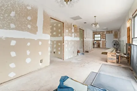8265 Maple Street Orange TX 77632