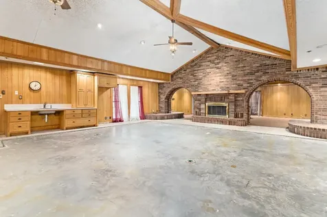 8265 Maple Street Orange TX 77632