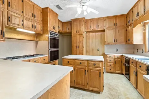 8265 Maple Street Orange TX 77632