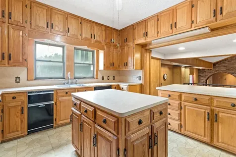8265 Maple Street Orange TX 77632
