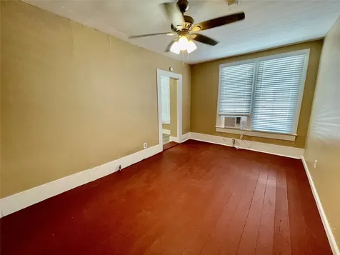 1814 Avenue M 1/2 1 Galveston TX 77550