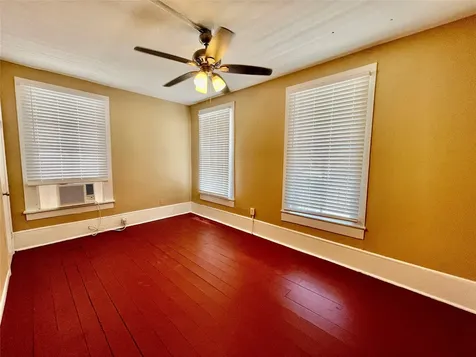 1814 Avenue M 1/2 1 Galveston TX 77550