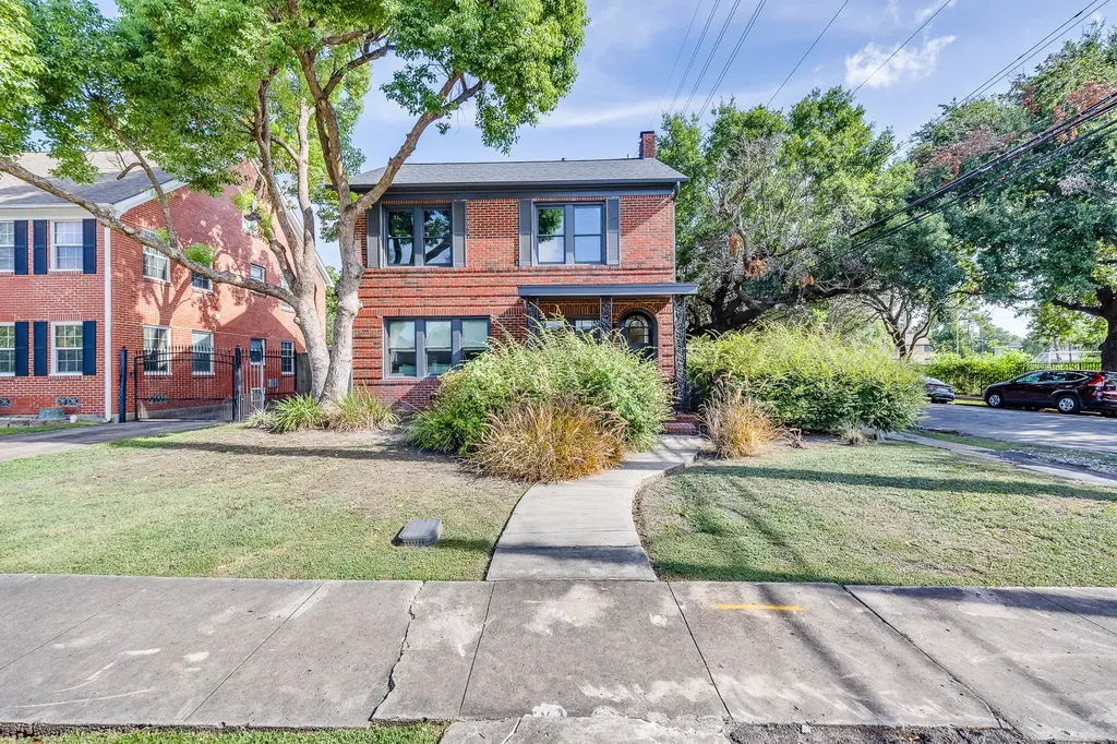 1900 Hawthorne Street Houston TX 77098