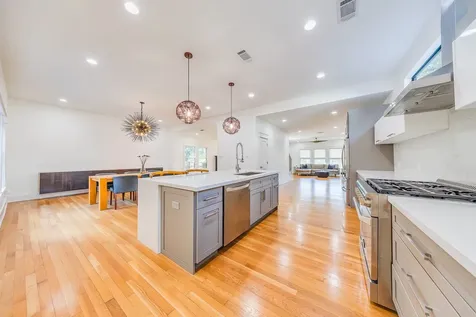 1900 Hawthorne Street Houston TX 77098