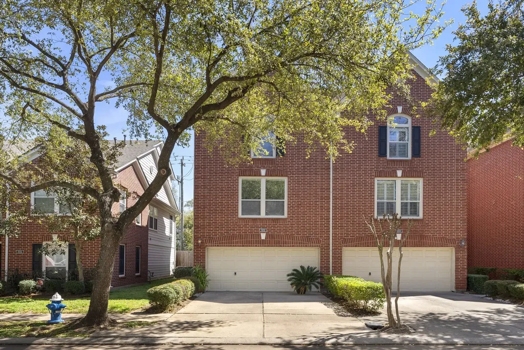 922 E Heights Hollow Lane Houston TX 77007