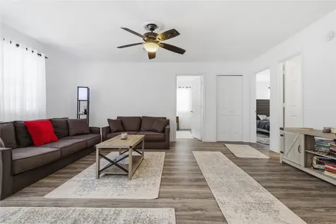 1627 N Hearthside Drive Richmond TX 77406