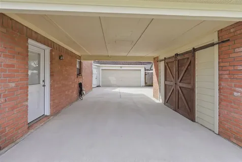 1627 N Hearthside Drive Richmond TX 77406