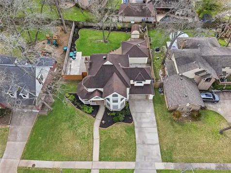 1627 N Hearthside Drive Richmond TX 77406