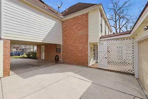 1627 N Hearthside Drive Richmond TX 77406
