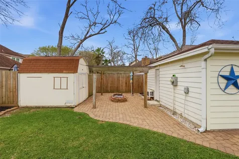 1627 N Hearthside Drive Richmond TX 77406